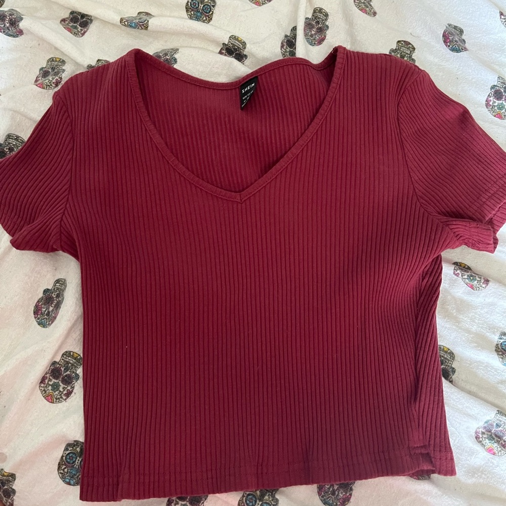 SHEIN Ribbed V-Neck Burgundy Crop Top